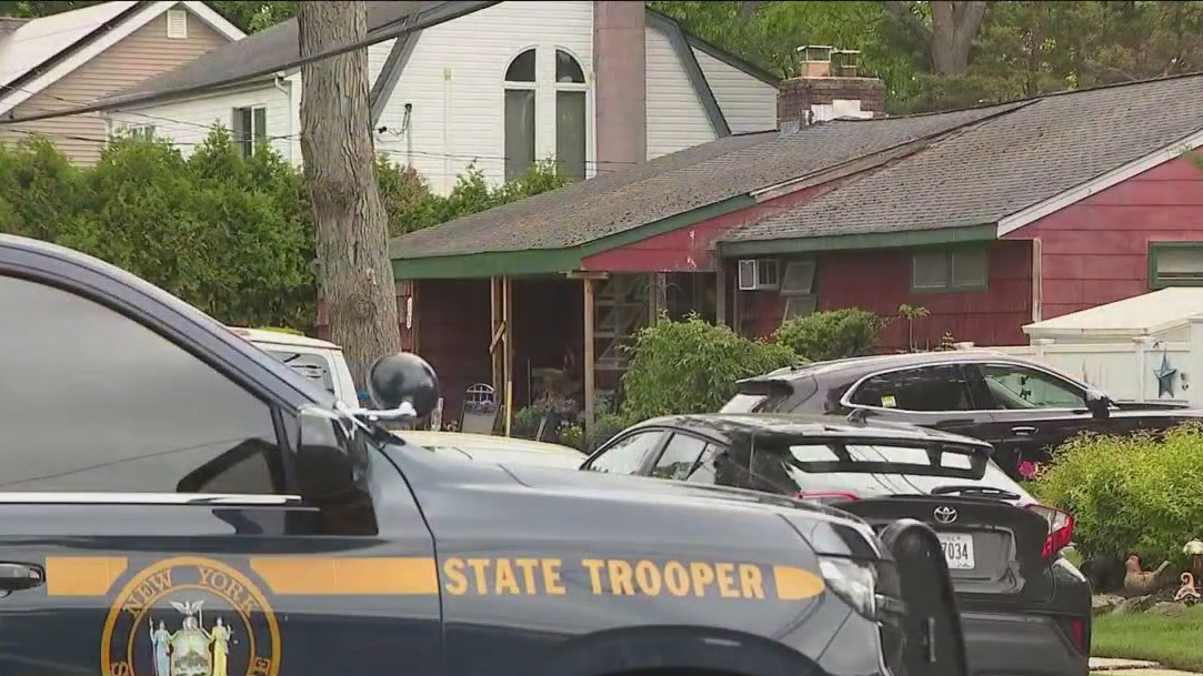 Investigators return to Gilgo Beach suspect's home