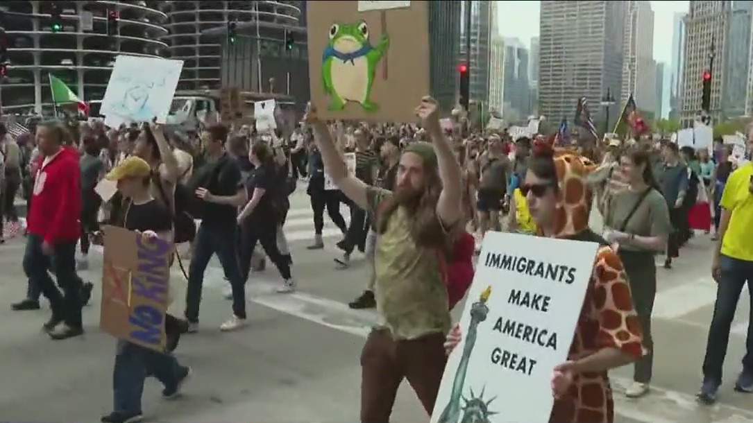 'No Kings' protests in downtown Chicago, suburbs