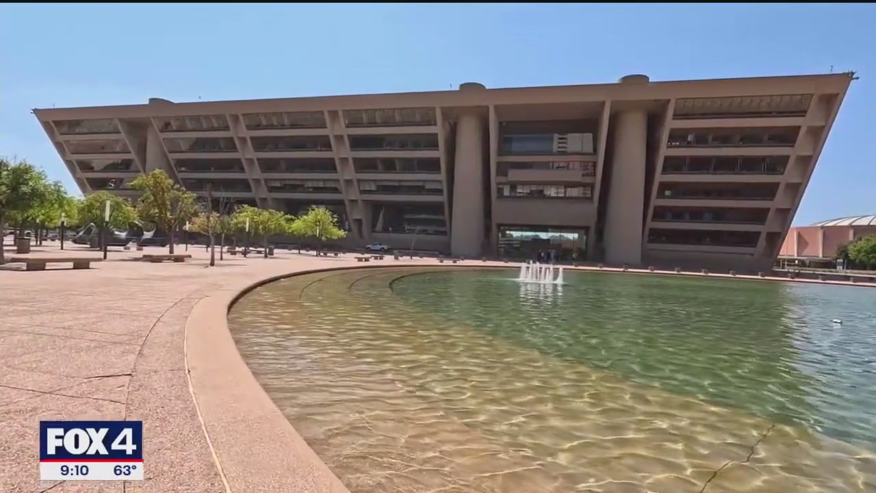 Dallas residents weigh in on future of city hall