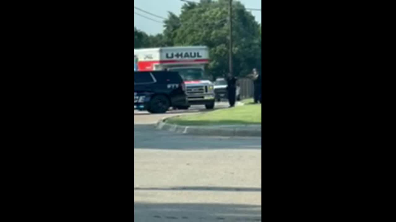 RAW: Garland police chase U-Haul truck