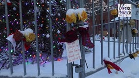 Notes of support left on town Christmas tree in Moscow, Idaho after quadruple murder