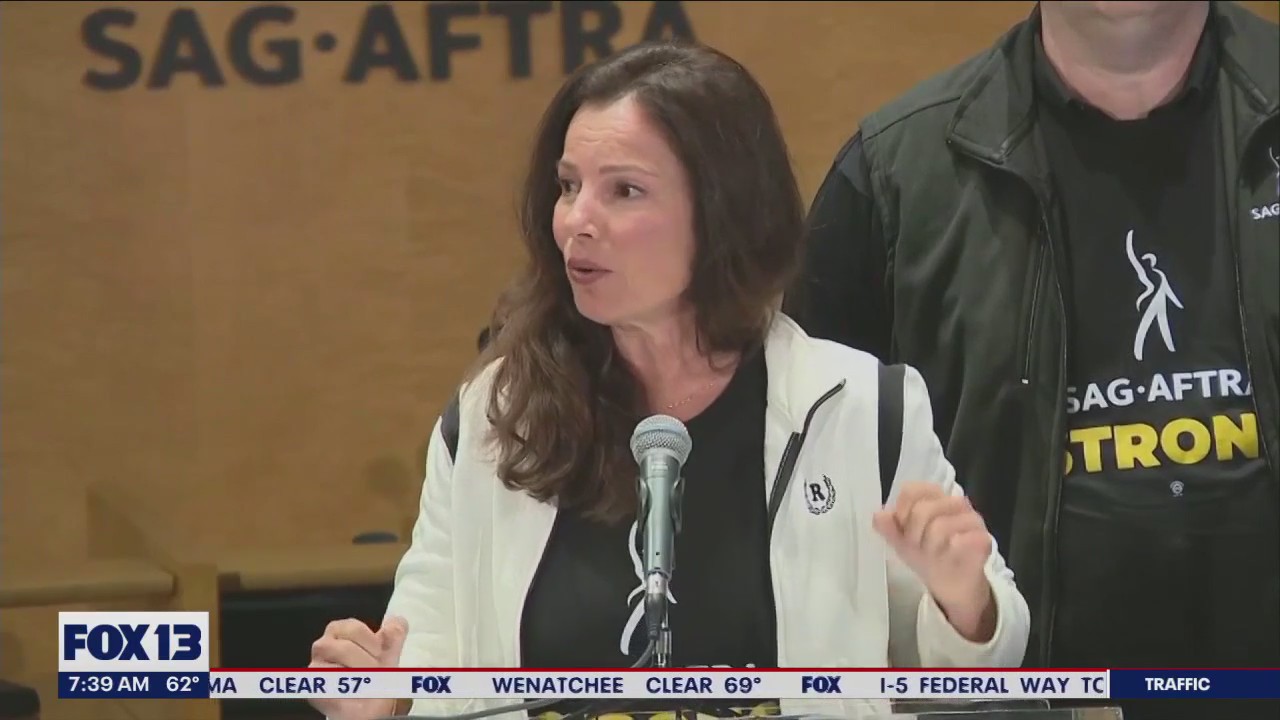 Striking actors to start picketing with writers