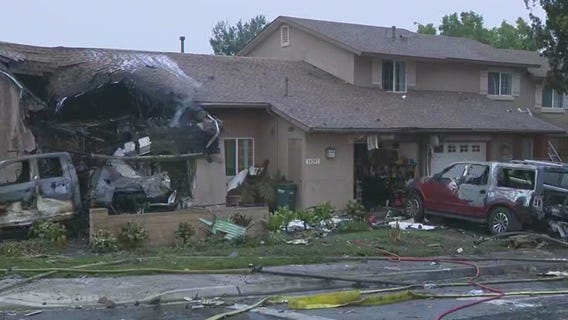 Plane crashes in San Diego, setting homes on fire