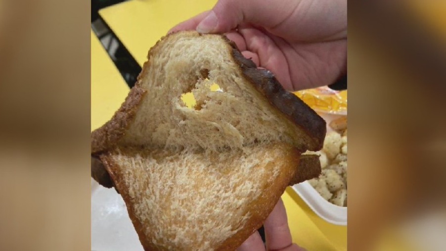 Milwaukee Public Schools lunches, youth group seeks overhaul