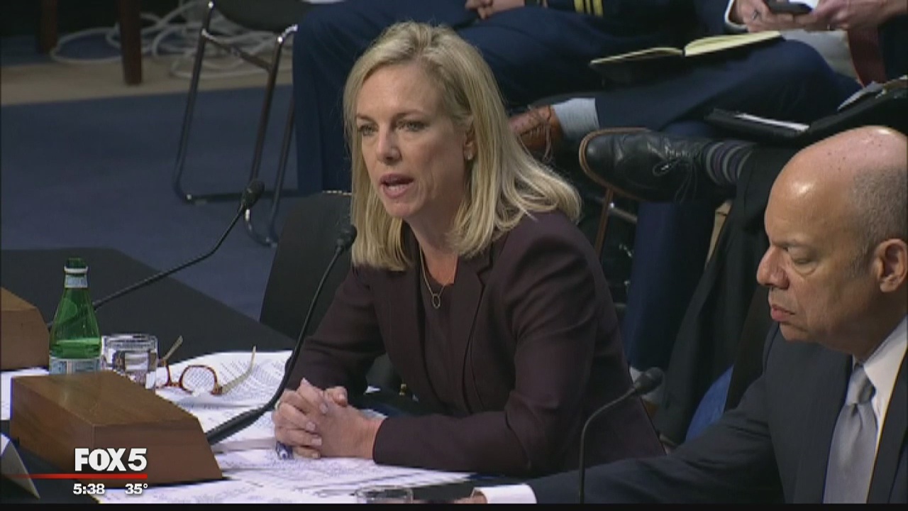 Senators press Trump officials on safeguarding 2018 ballots