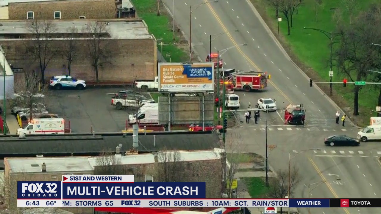 Multi-vehicle crash injures 5 on Chicago's Southwest Side