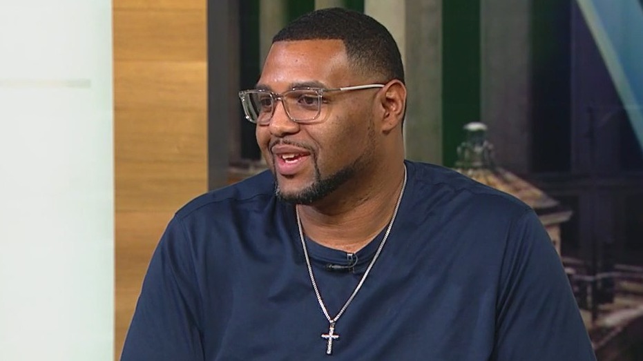 Chicago comedian sheds 160 pounds, shares weight loss journey