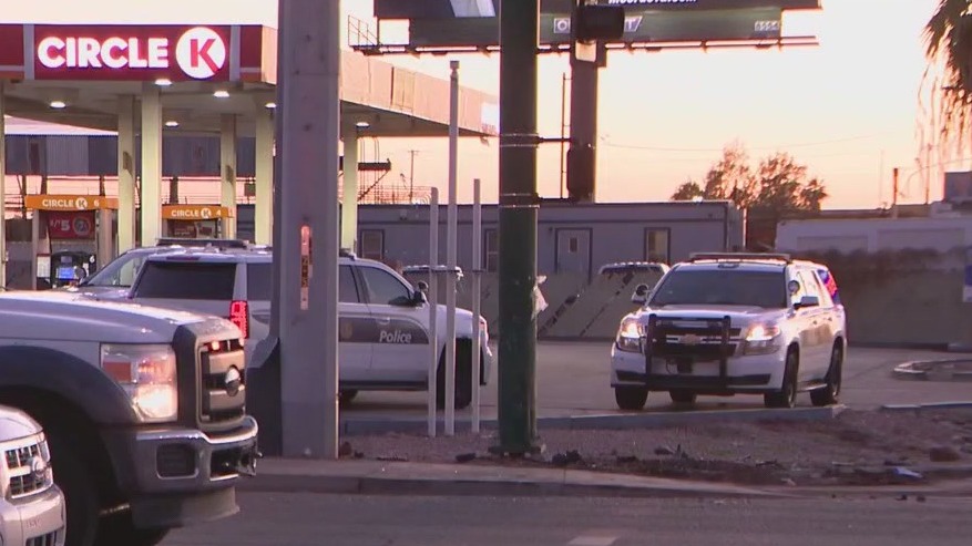 Crash leaves 3 people in critical condition | FOX 10 Phoenix