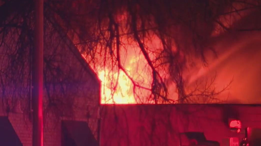 Fire rips through Garden City strip mall