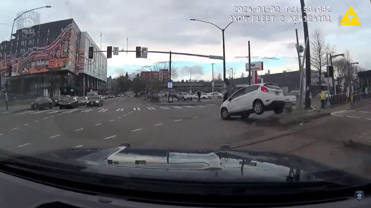 RAW: Seattle Police release dashcam video of Jan. 9 pursuit