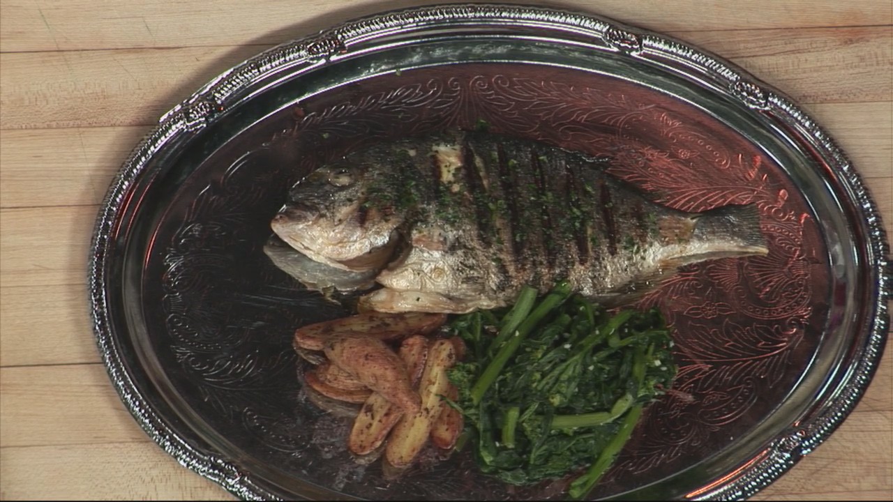 Bella Piatti makes Linguine con Cozze e Pancetta Affumicata