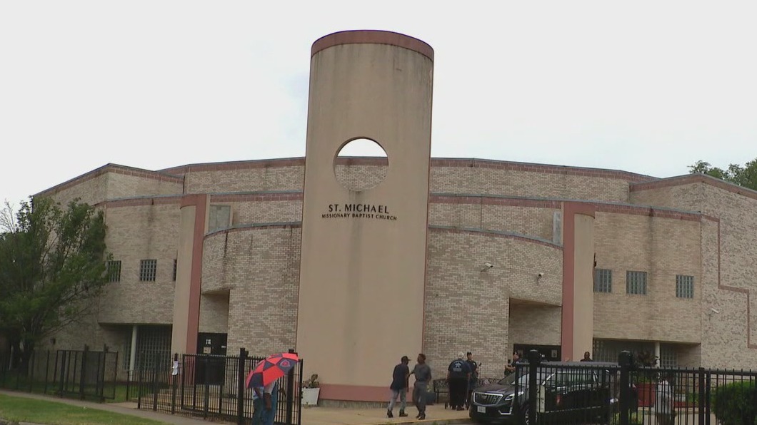 Family, friends mourn retired Chicago police officer slain outside his home
