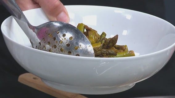 Recipe: Smokey sirloin steak with tomato hummus