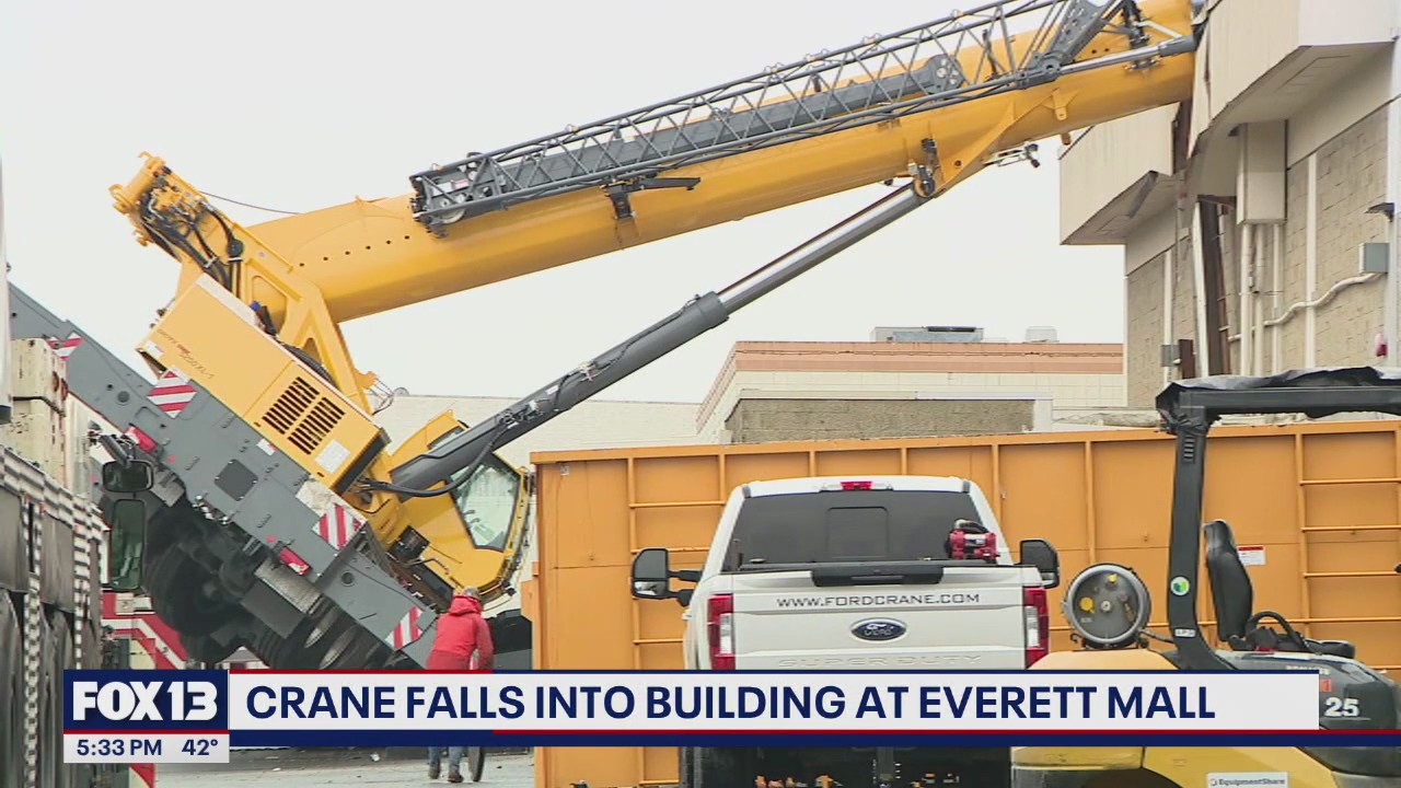 Crane falls into building at Everett Mall
