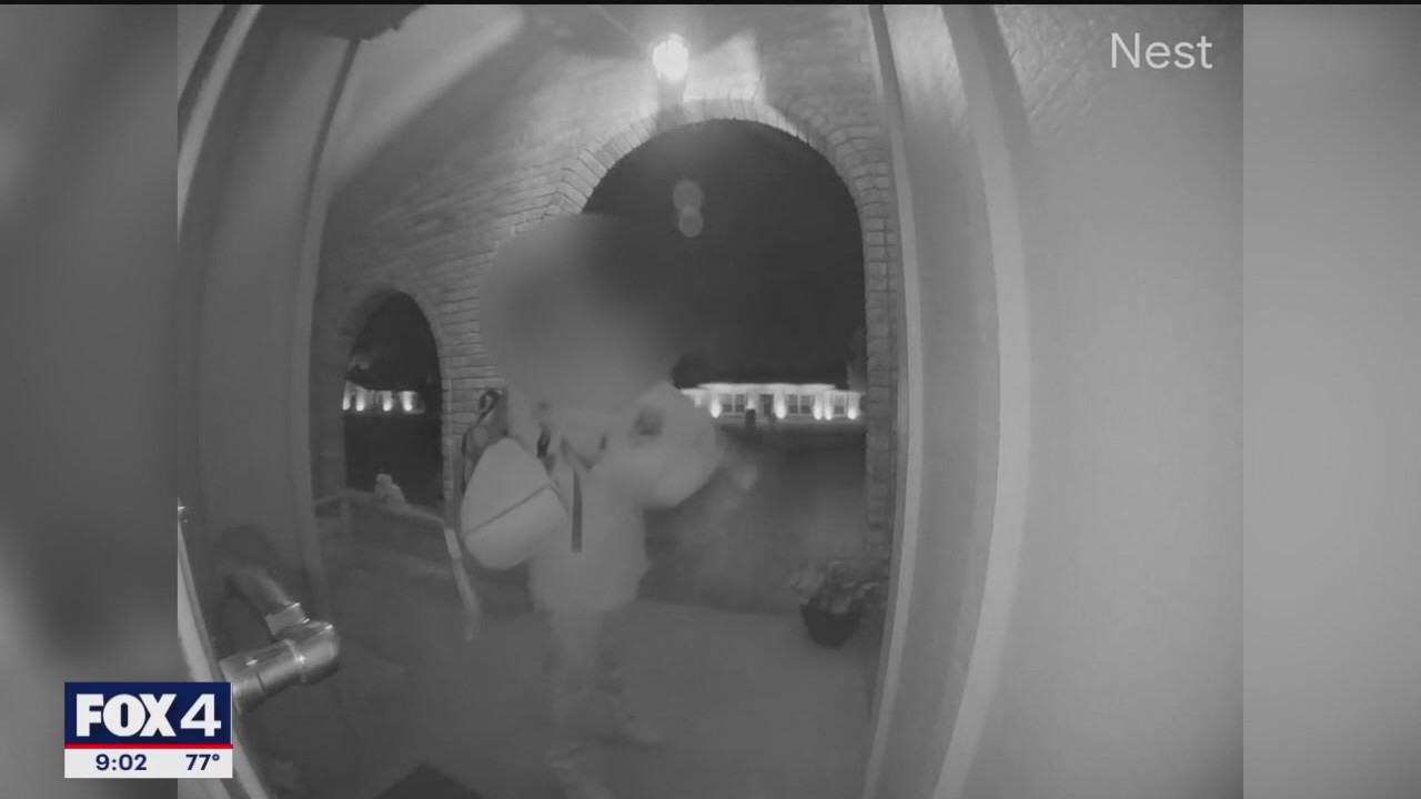 DeSoto police shoot man holding child