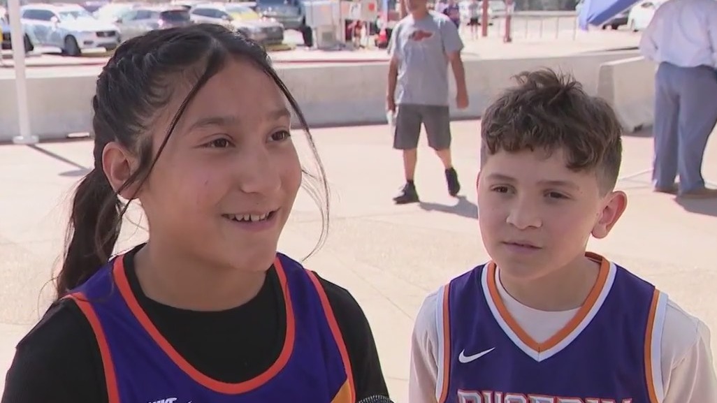 Suns fans rally for a game 4 win against the Nuggets