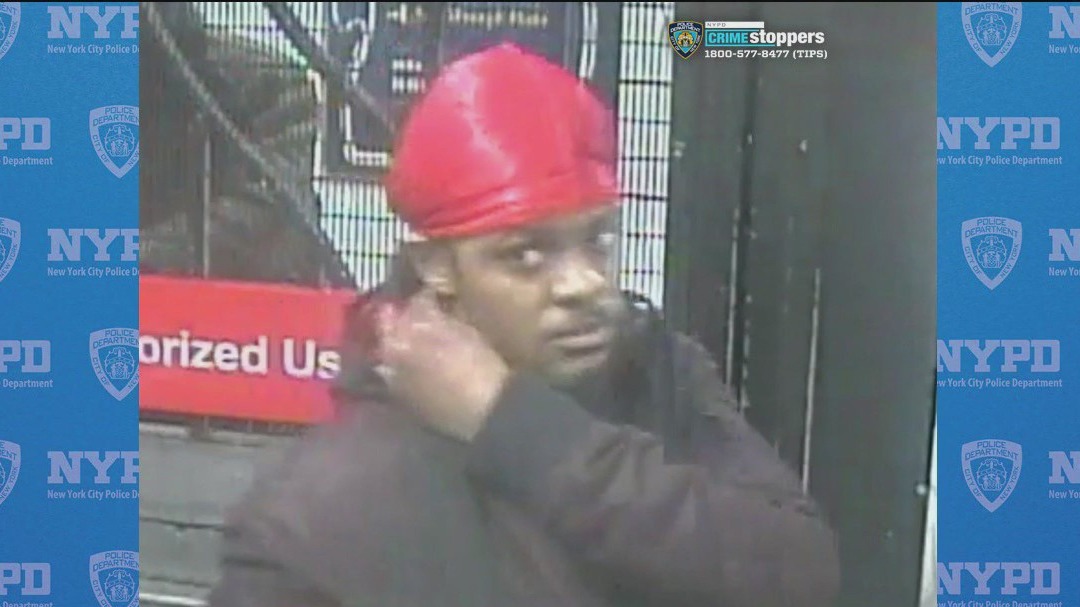 Man stabbed on subway train in the Bronx