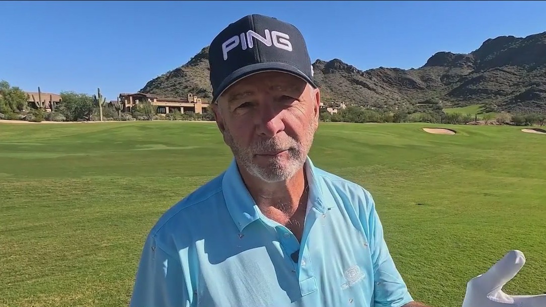 Stand-up comedian brings signature humor to the golf course