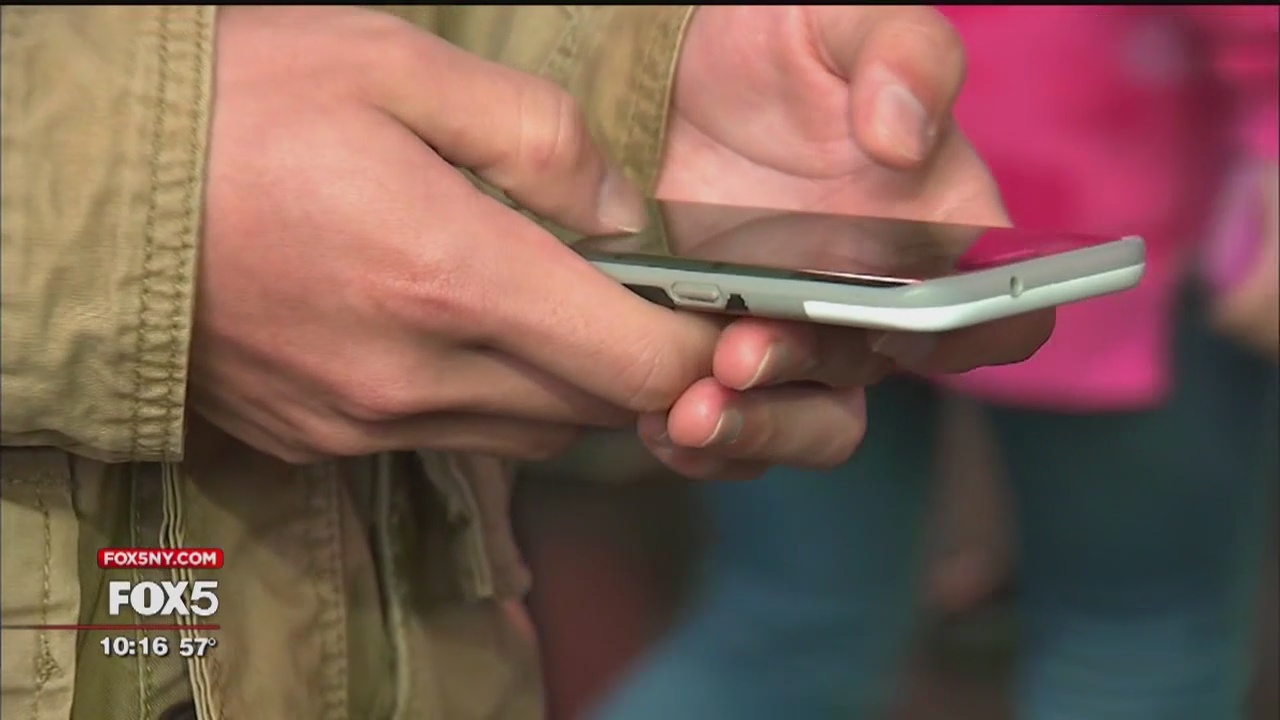 Thanksgiving without your phone?