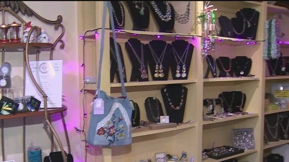 Christmas shopping in historic downtown Glendale