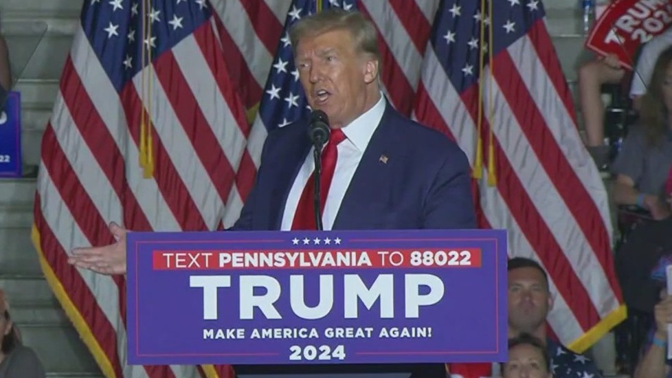 Former President Trump running into legal troubles on the campaign trail