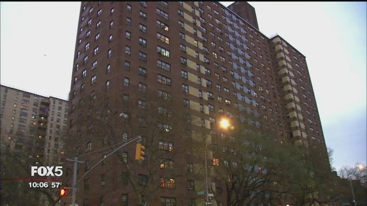 NYCHA gives Thanksgiving dinners to tenants with no gas