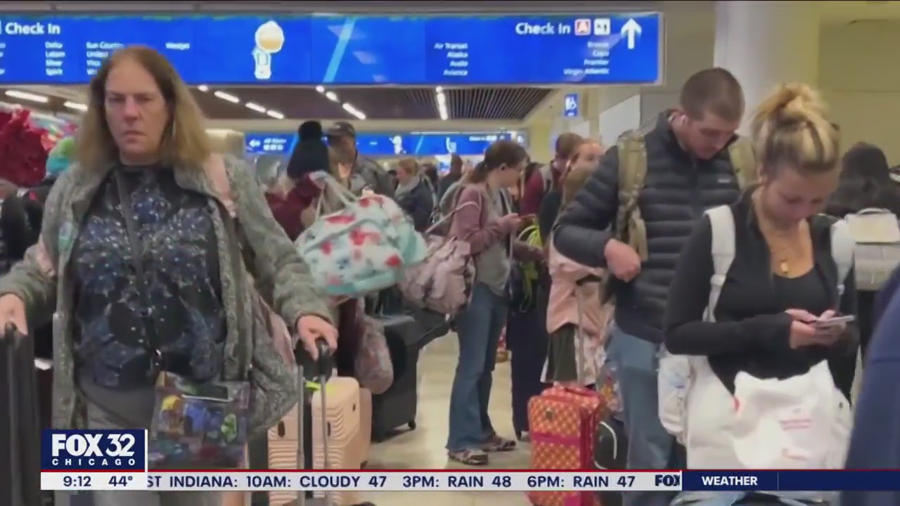 Airlines expected to hit record travel numbers this week for Thanksgiving