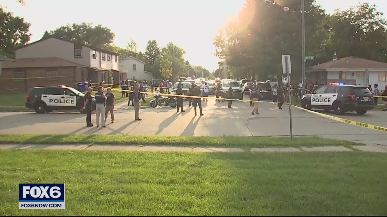 Kenosha mayor calls for boards to come down