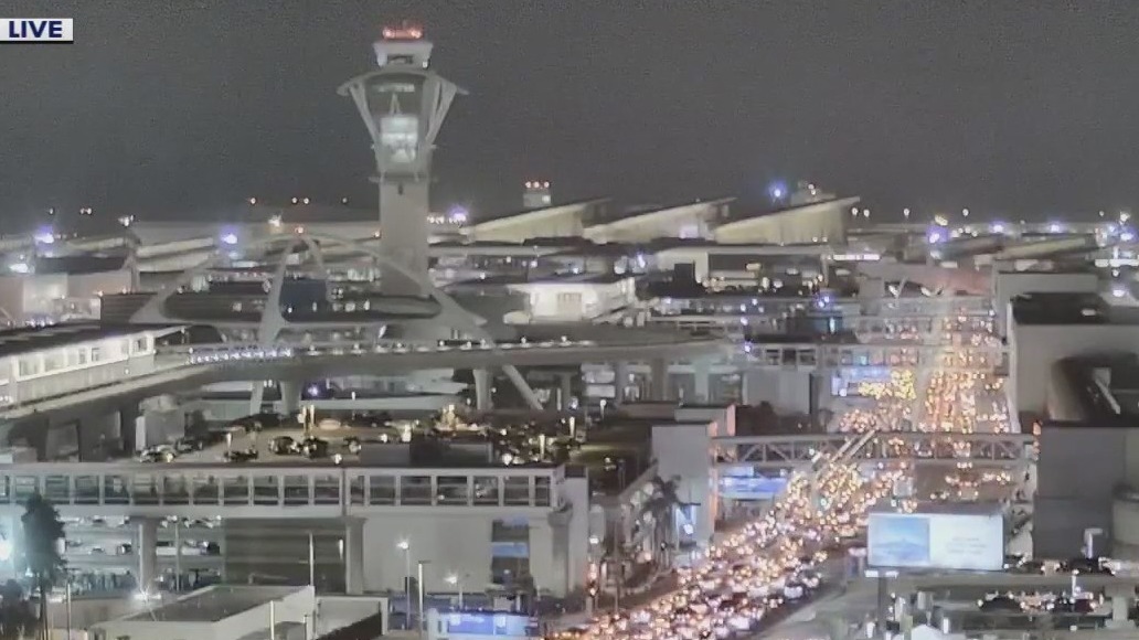 Thanksgiving traffic in LA means backups, delays