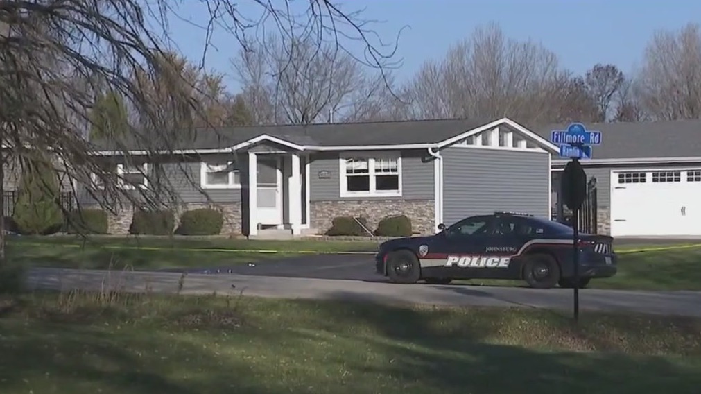 SWAT standoff in Johnsburg ends with suspect in custody