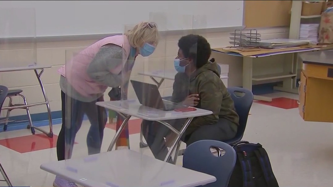 New poll shows teacher shortages weighing on minds of Illinoisans