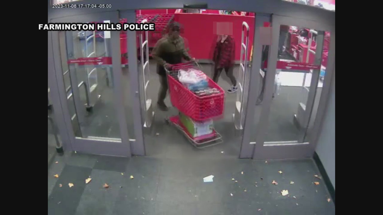 Farmington Hills Police chase retail fraud suspect to Detroit, ends with 4 cars struck