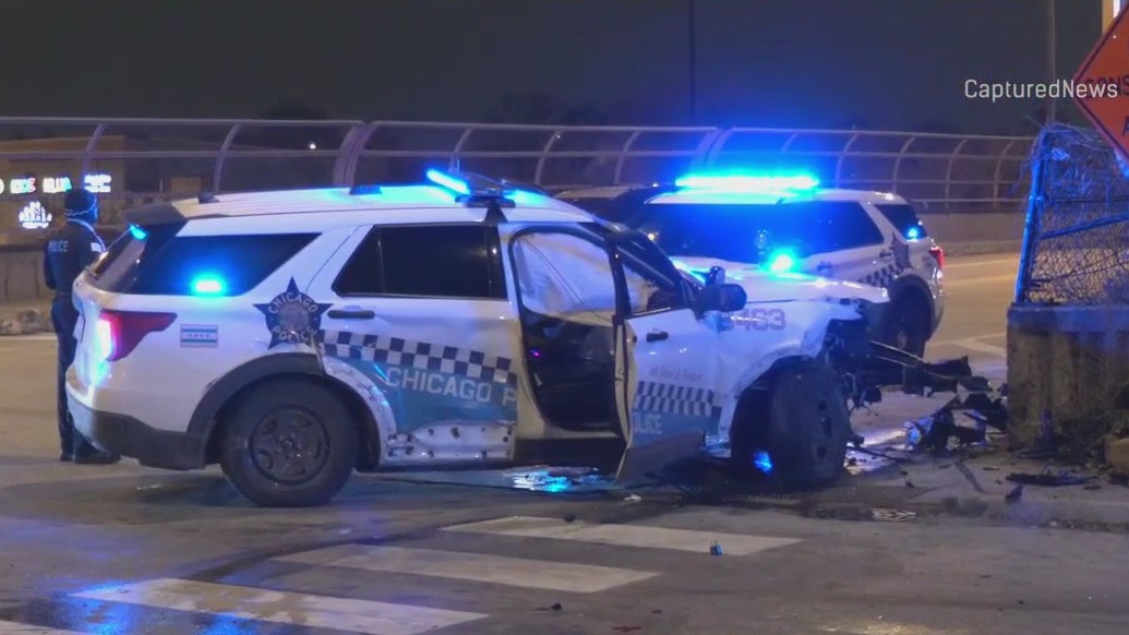 Chicago police officers hurt in South Side crash