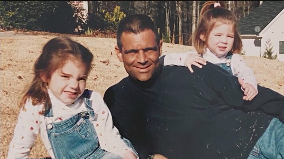 Daughters donate kidney for their dad