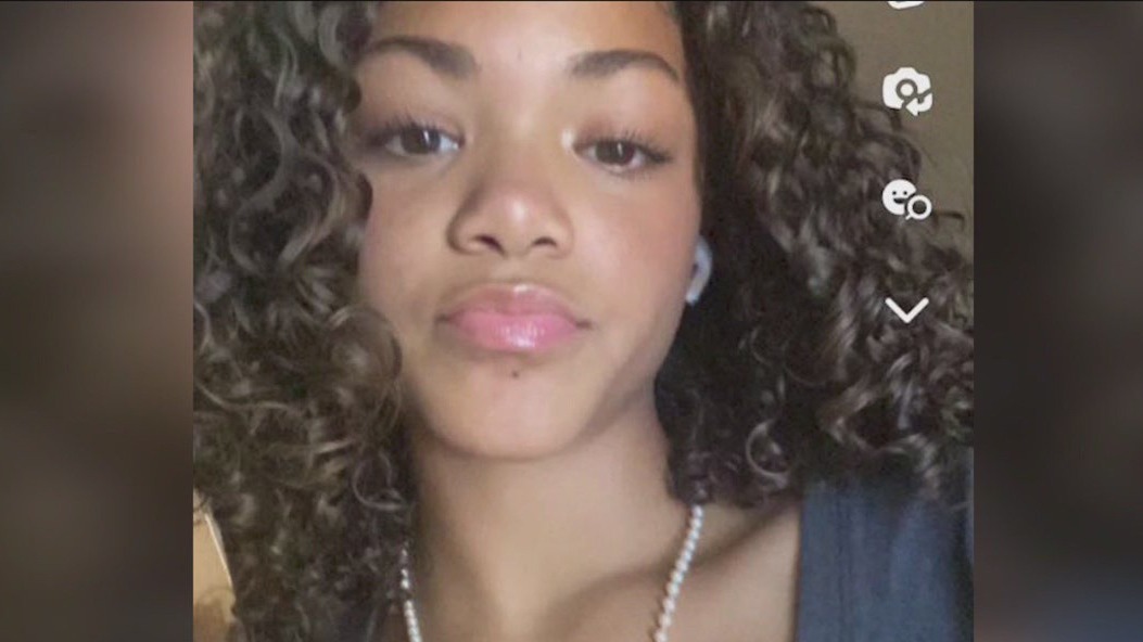 Momence HS basketball player dies after collapsing during game