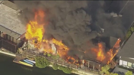 Fast-moving fire engulfs two Alameda homes