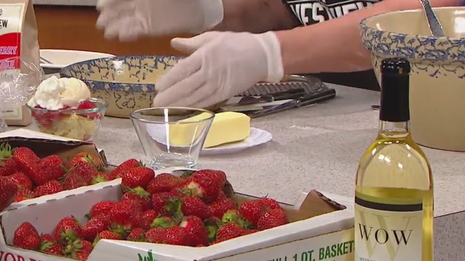 Westview Orchards & Winery bake strawberry shortcake