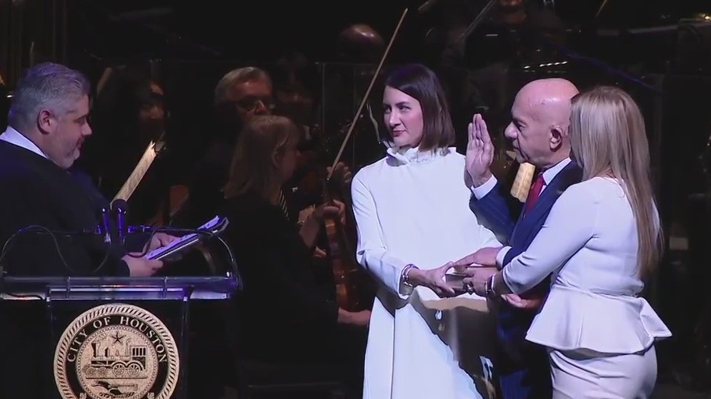 Houston Mayor John Whitmire takes oath of office