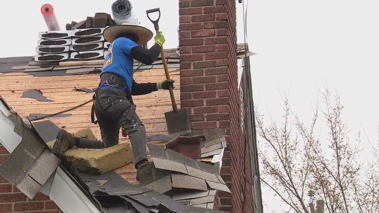 Detroit program fixes 500th roof for free