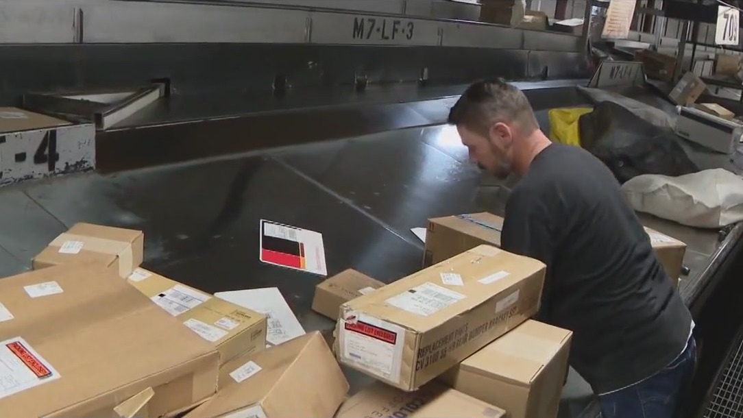 UPS on hiring spree ahead of busy holiday season