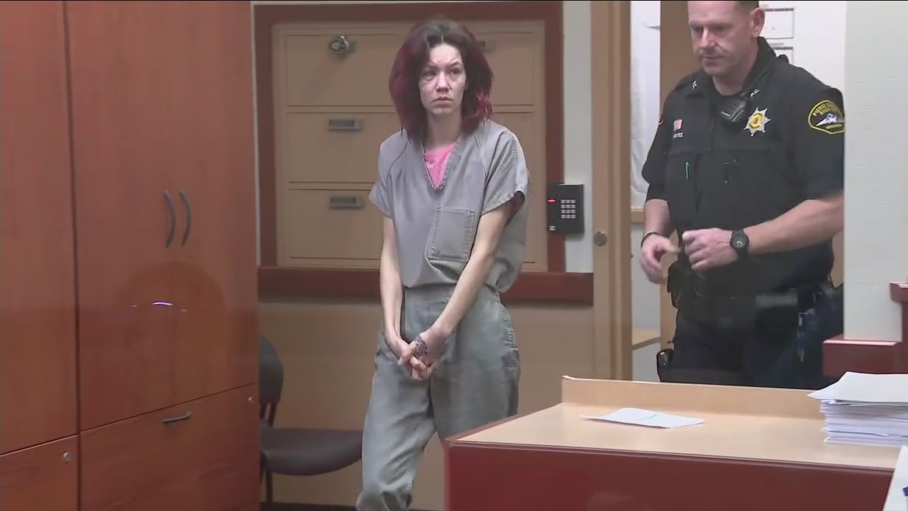 Woman facing charges in crash that killed pedestrian in Spanaway