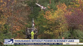 Crews work to restore power to thousands in WA