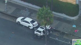 1 dead in Hollywood morning crash
