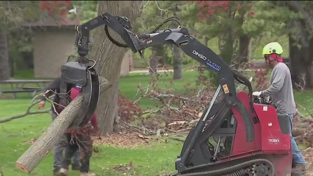 Racine Zoo closed due to storm damage