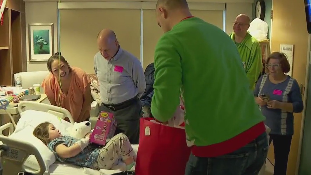 Twins legends visit kids at Gillette Children?s