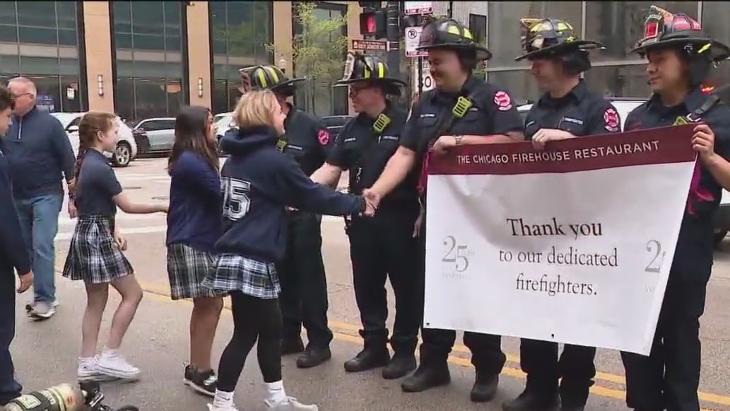 Top Chicago restaurant serves up free brunch for firefighters