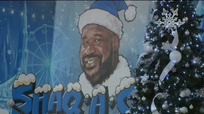 Shaq spreads holiday cheer