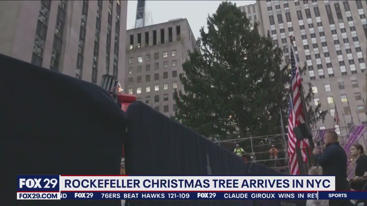 Rockefeller Christmas tree arrives in New York City