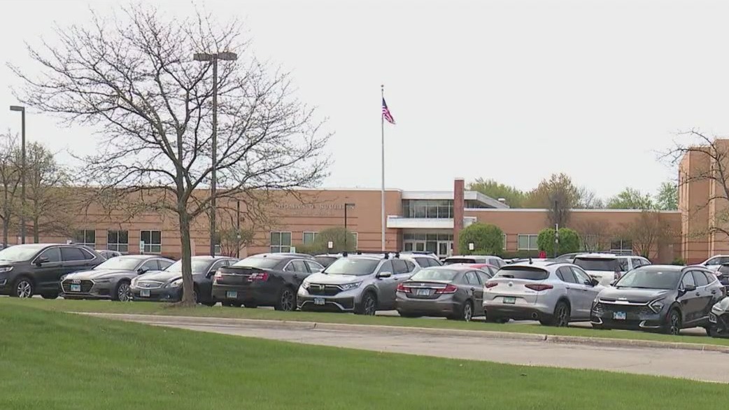 Noose found at middle school in Naperville