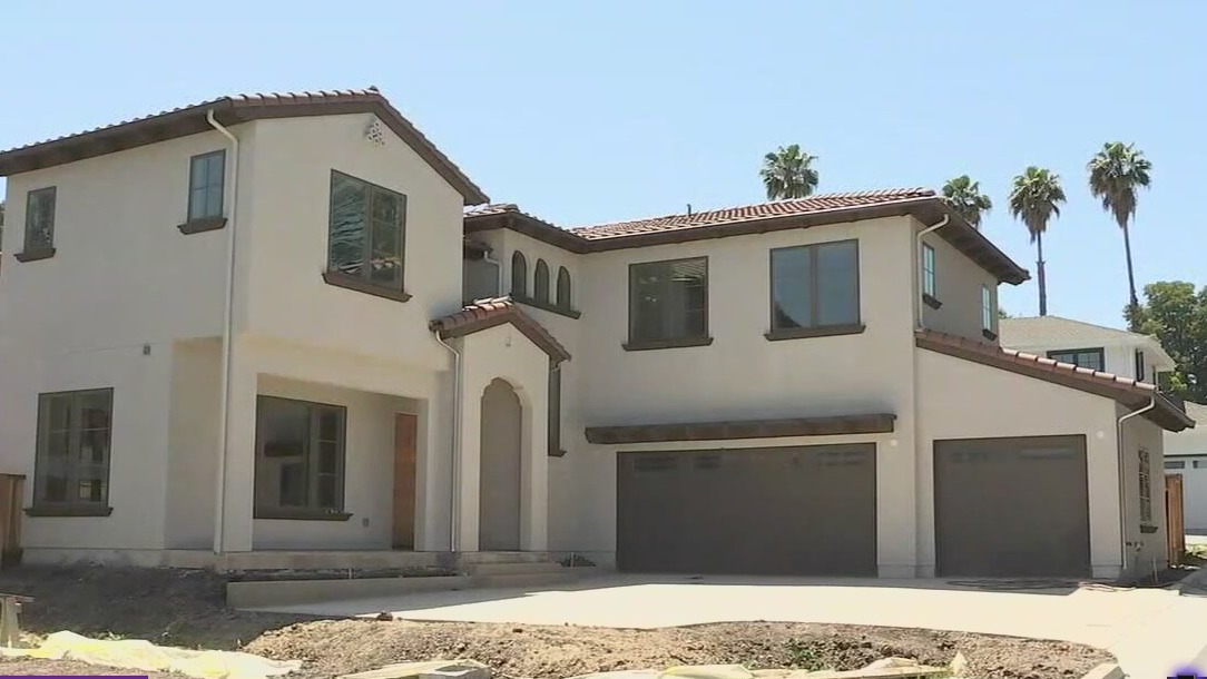 Economists report overvalued home prices in Houston, Austin